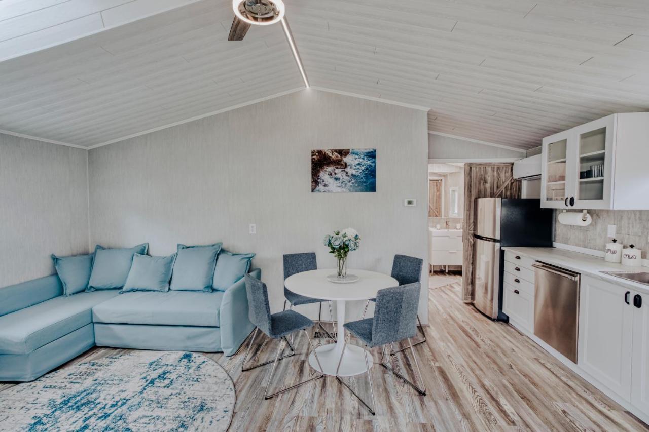 Modern & Cozy Stand-Alone Apartment - Perfect Stay Painted Post Esterno foto